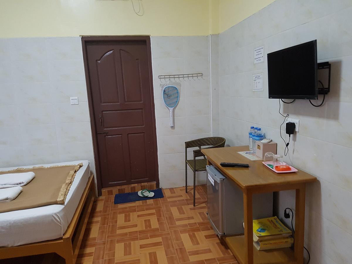 Shwe Eain Si Guest House - Burmese Only Myeik Exterior foto